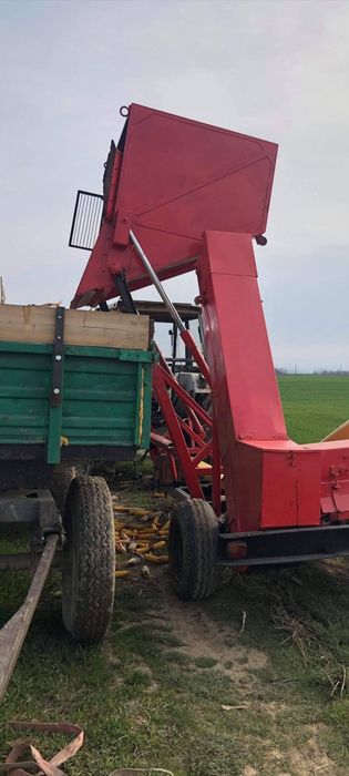 Combina  porumb pe un Rand model Sip tornado 40