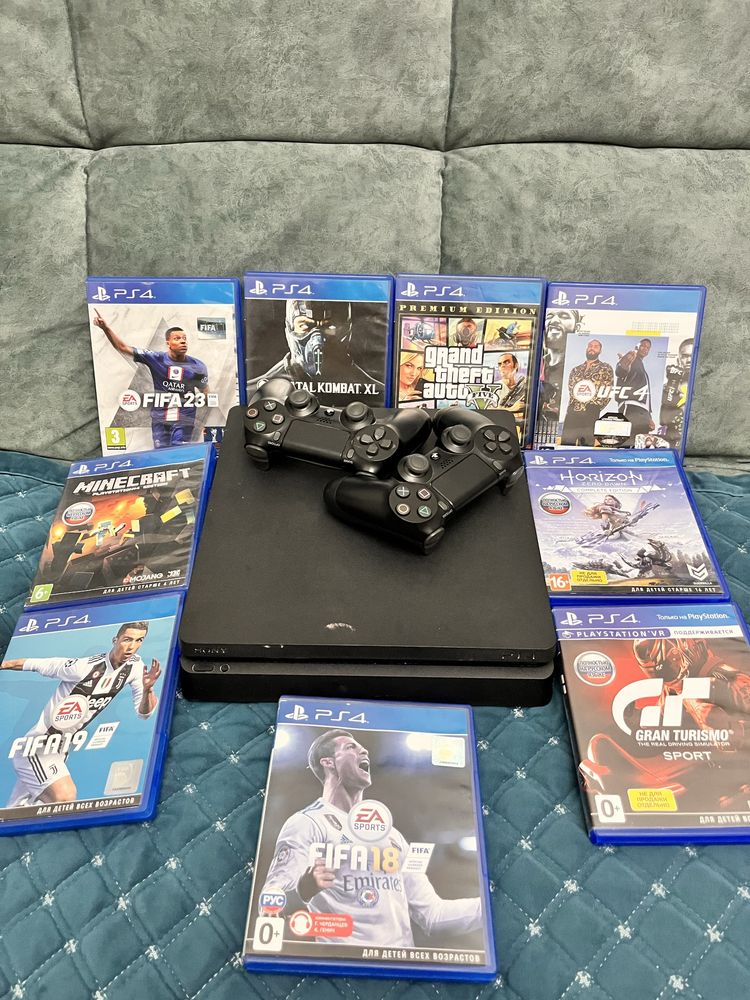 Продам PlayStation 4 Slim в очень хорошем состоянии.