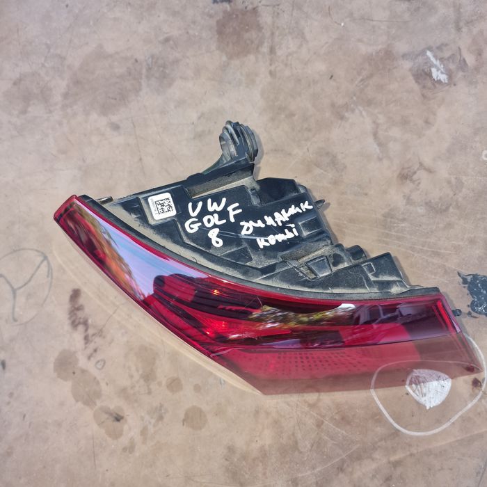 VW GOLF 8 dynamic kombi десен стоп