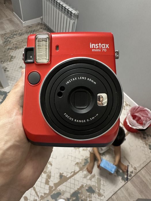 Продам Instax mini 70 почти новая. Пользовалась лишь раз. Подарили