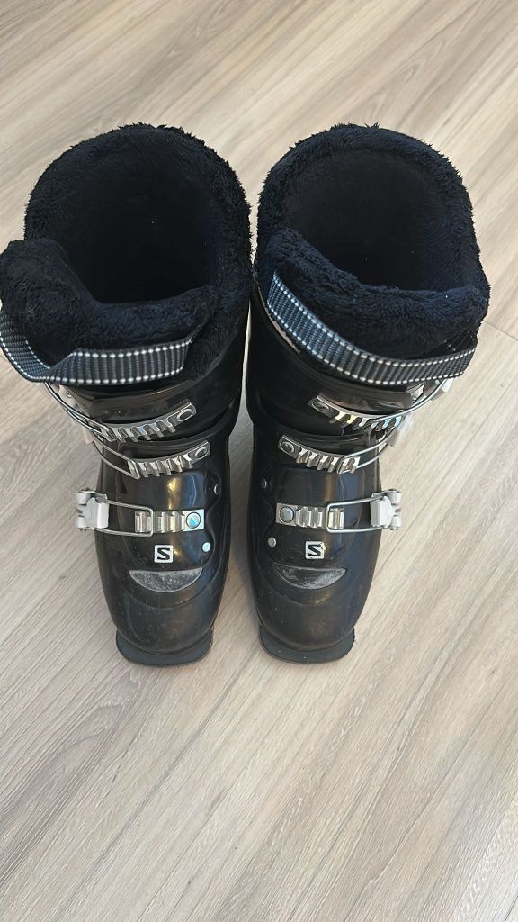 Vând schiuri Atomic XT