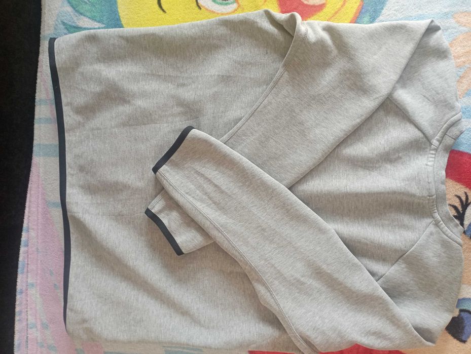 Nike дамски суичър и горница