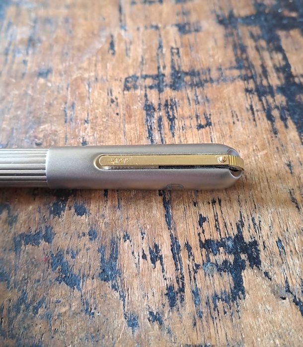 химикалка Lamy Persona twist титаниева с позлатени части, модел 220