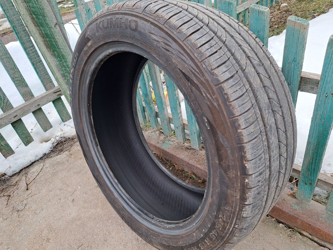 245/45/18 KUMHO корея как новая, один штук,