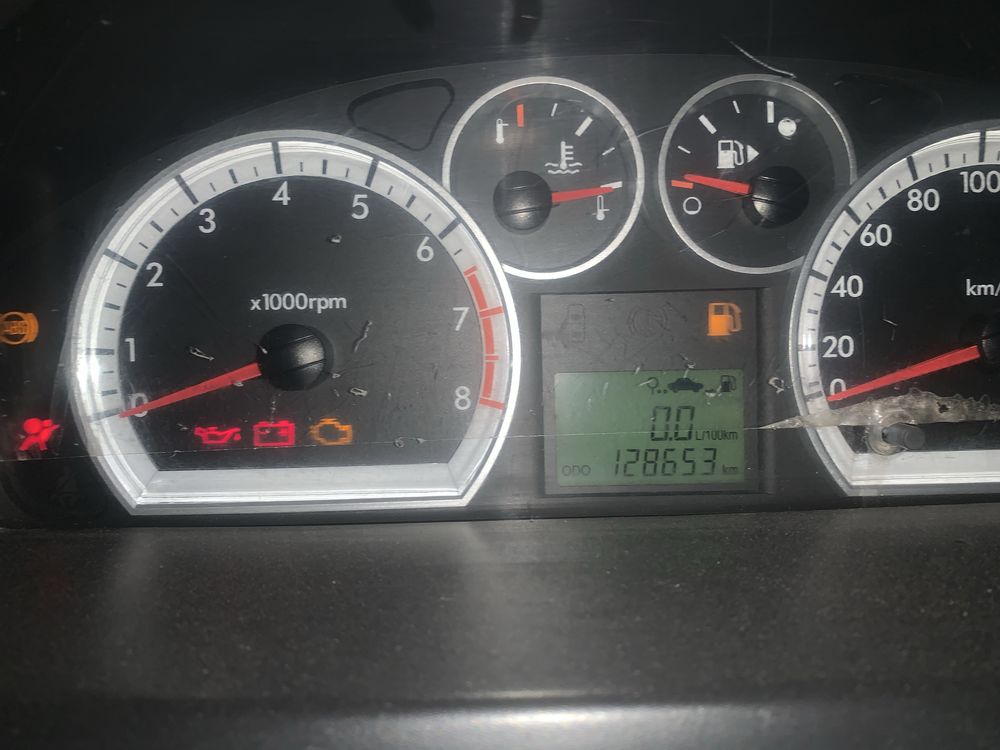 Nexia 3 gaz bor 2017 yil 128 ming km yurgan kraska yoq garantiya bor