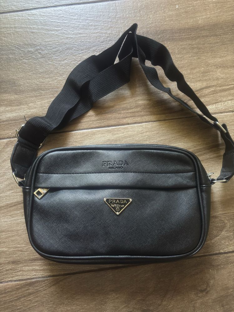 Мъжка чанта на Prada