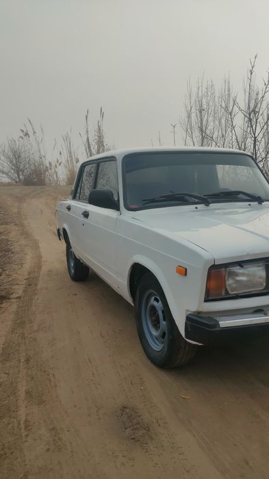 Vaz 2107 sotiladi