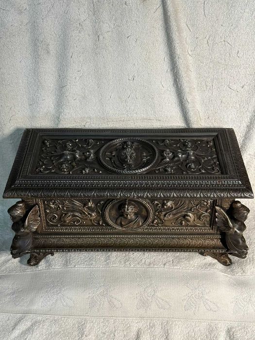 CASETA BIJUTERII STIL GOTIC - Antimoniu patinat - 6.5kg - Cutie -Sec19