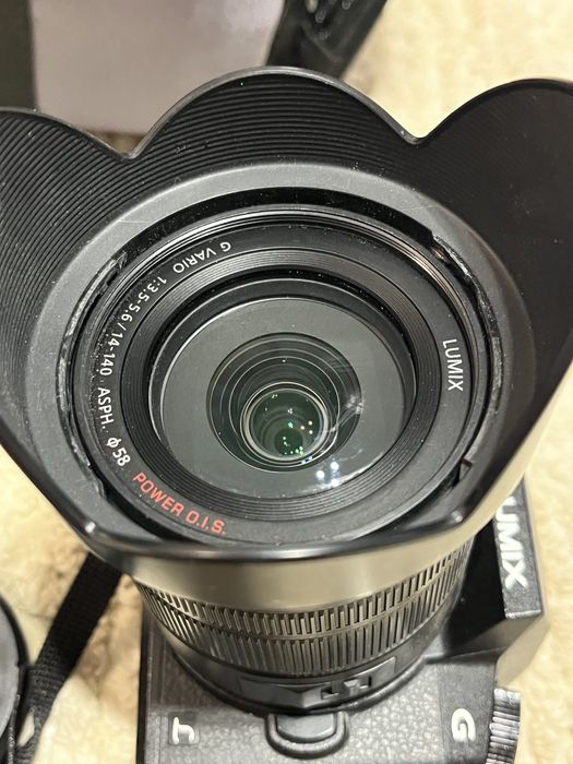 Panasonic lumix G7 cu obiectiv 14-140