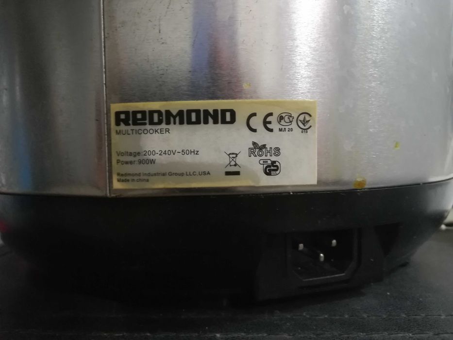 Мультиварка в рабочем состоянии
