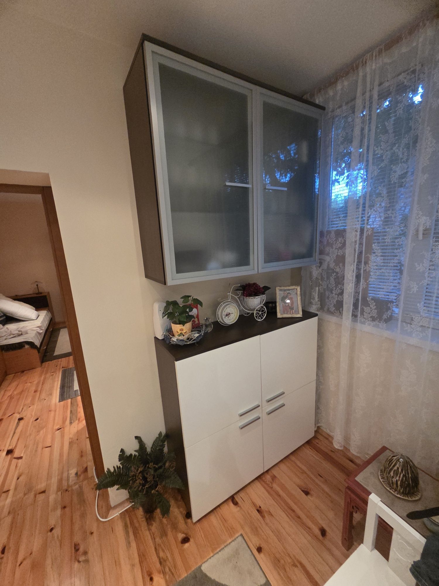 Скрин (салон витрина) в отлично състояне