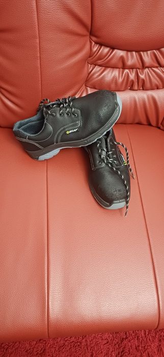 Pantofi lucru cu bombeu (piele)