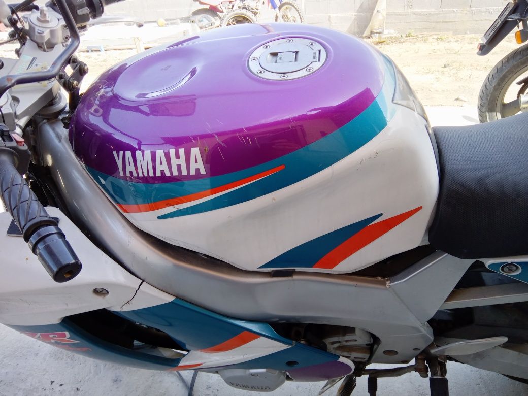 Yamaha fzr 600 само на части