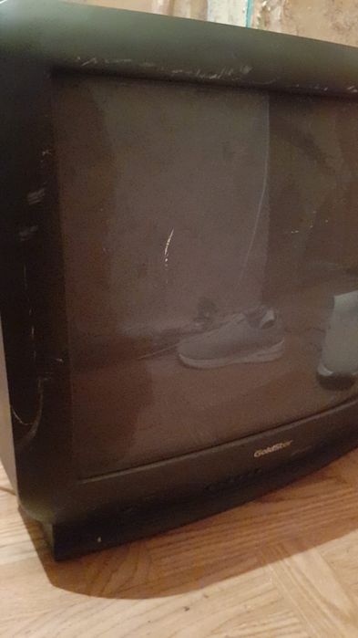 Продам телевизоры на запчасти