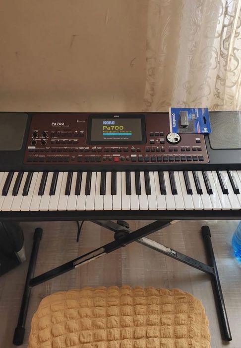 Клавир Korg pa 700