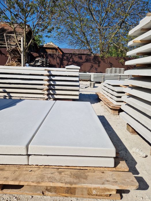 Capace de gard și coame semi rotunde și drepte