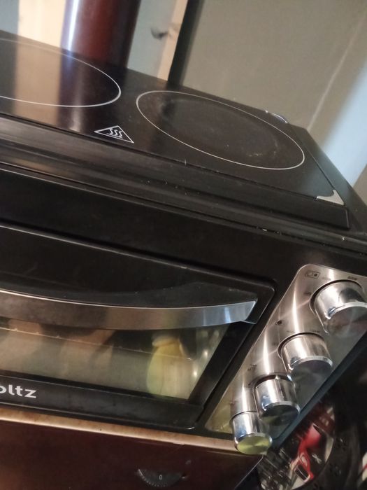 Фурна с два стъклени котлона