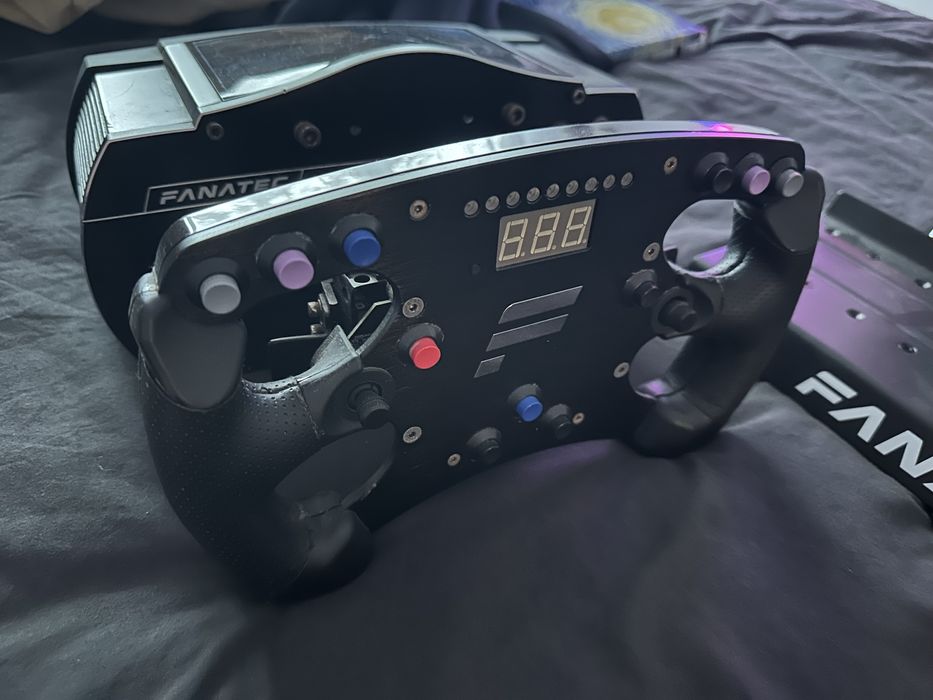 Volan Fanatec CSW 2.5 + f1 wheel + Pedale csl cu load cell ca noi