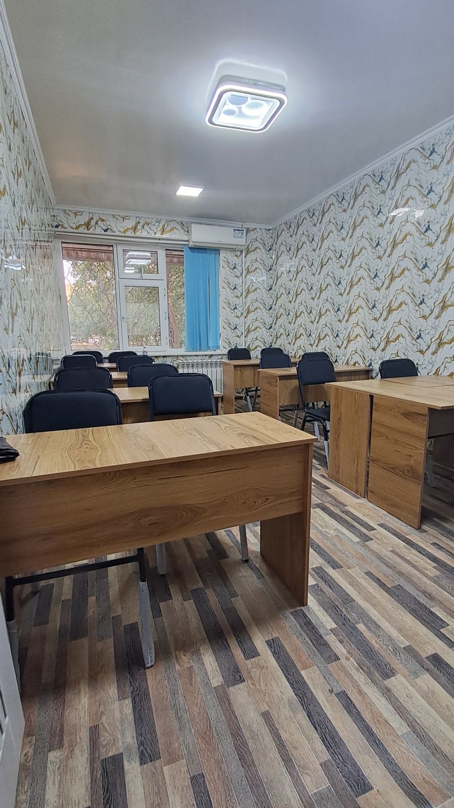 Parta stul sotiladi komplekt 400.000 so'm