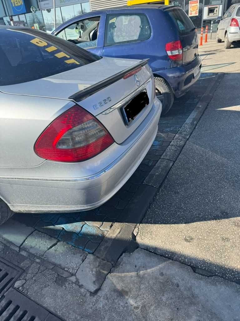 Спойлер за багажник Mercedes, дизайн AMG - E-Class W211 (2002-2009)