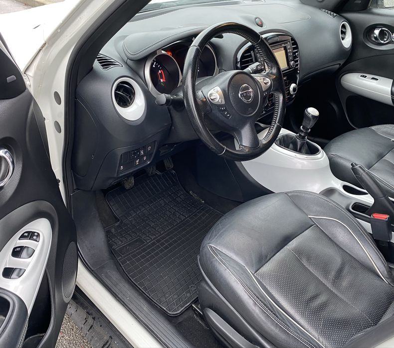 Nissan juke 1 5 dci 110 cp Euro5 tekna panoramic xenon led fata spate