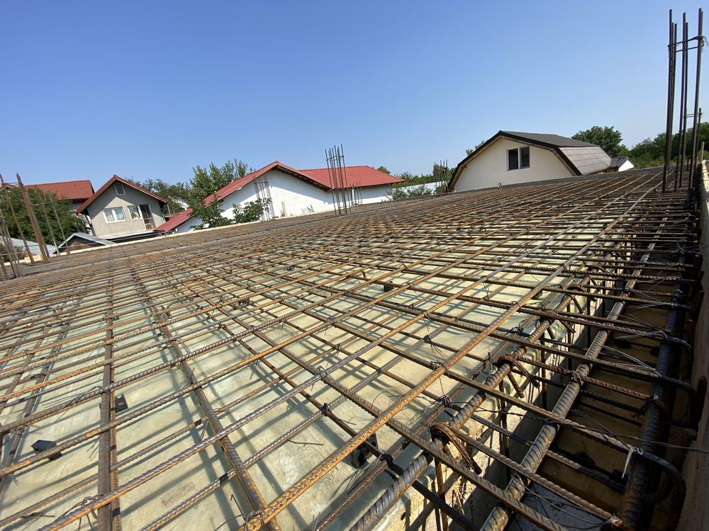 Construim case la rosu cat si la cheie
