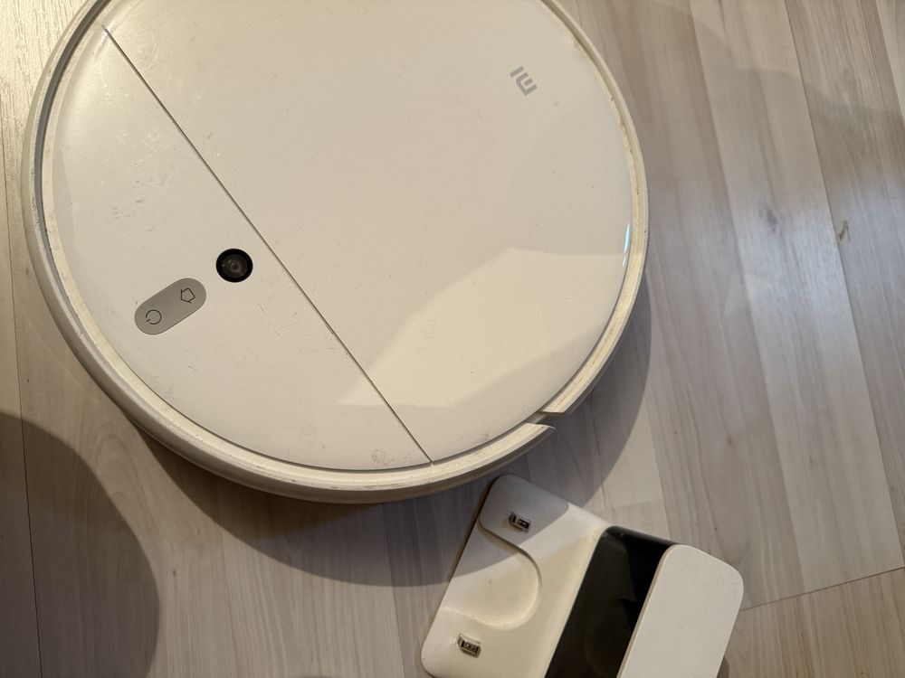 Xiaomi робот пылесос продаю