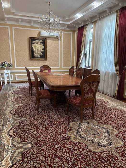 М Горького (Никитина ) евродом 10 комн. 6 Соток