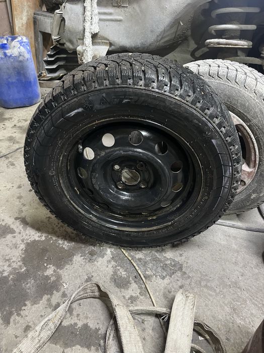 Продам зимнюю резину R15