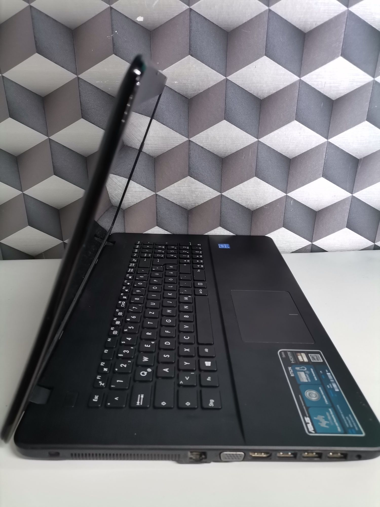 Laptop office Asus 17 inch model x751m