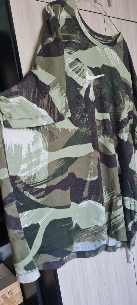 NIKE маскировачна голяма тениска - 4 XL