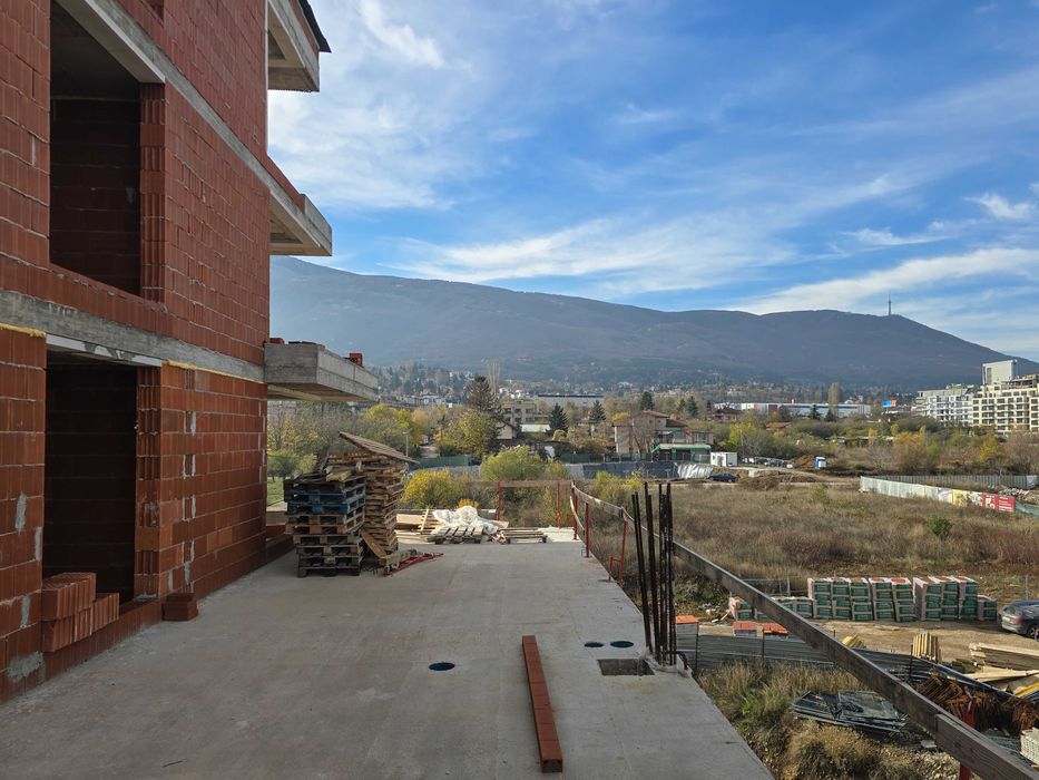 Продава офис в затворен комплекс в Манастирски ливади- Изток