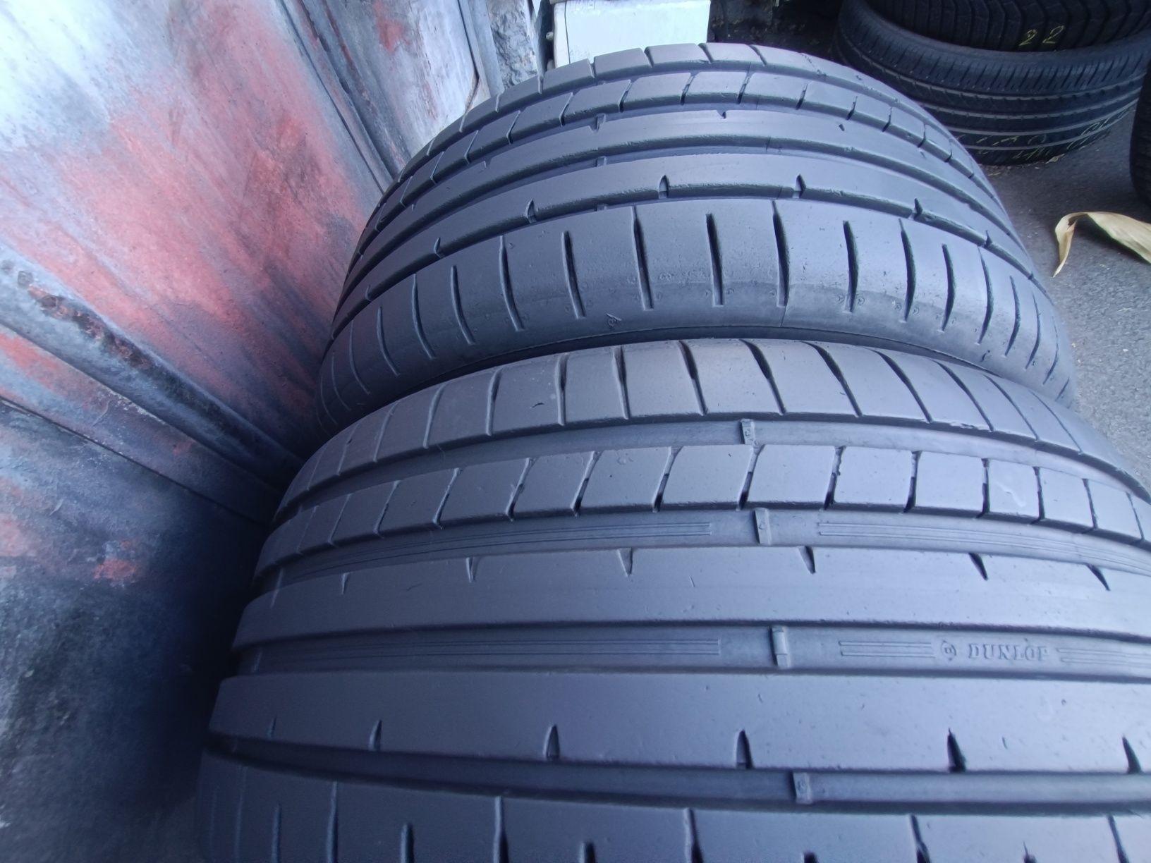 225/45/17 Dunlop