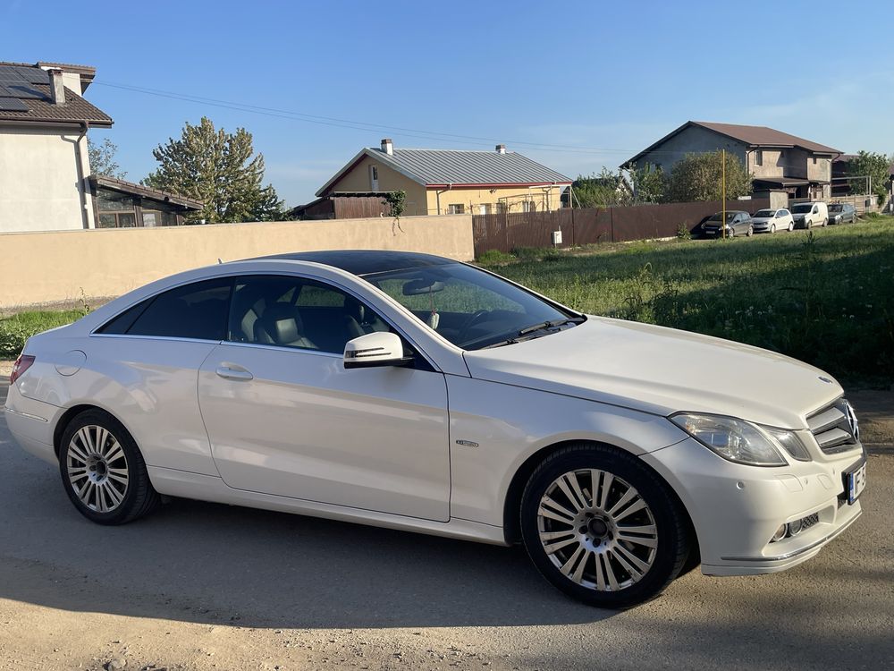 Vand Mercedes E Class 1.8 benzina