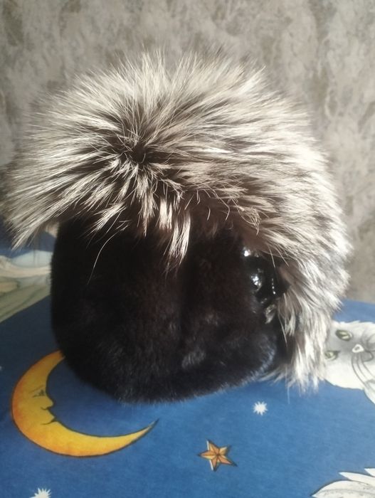 Продам женскую дубленку и шапку