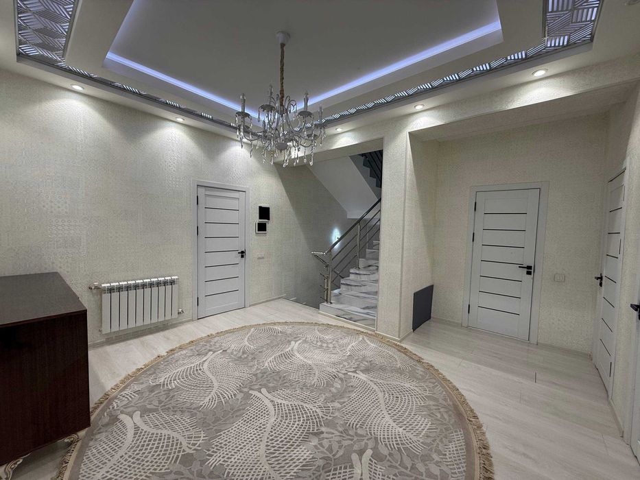 СРОЧНО !! Продаётся квартира в Мирабаде 1,75 сотих 5 комнат