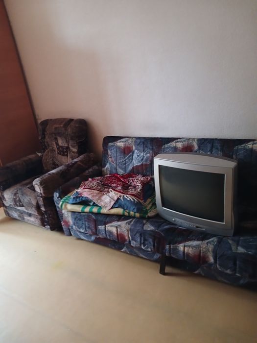 Отдам даром мебель  мягкий уголок,шифонер,кровать