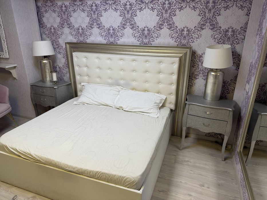 Mobila pat comoda de vanzare veioze