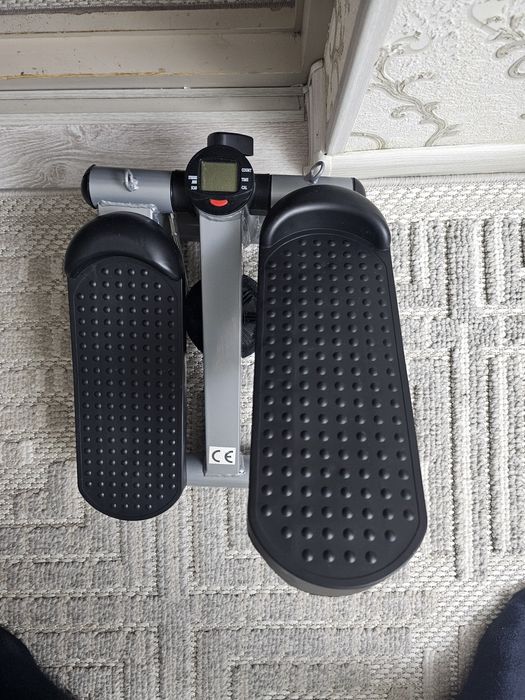 "Мини-степпер" тренажер