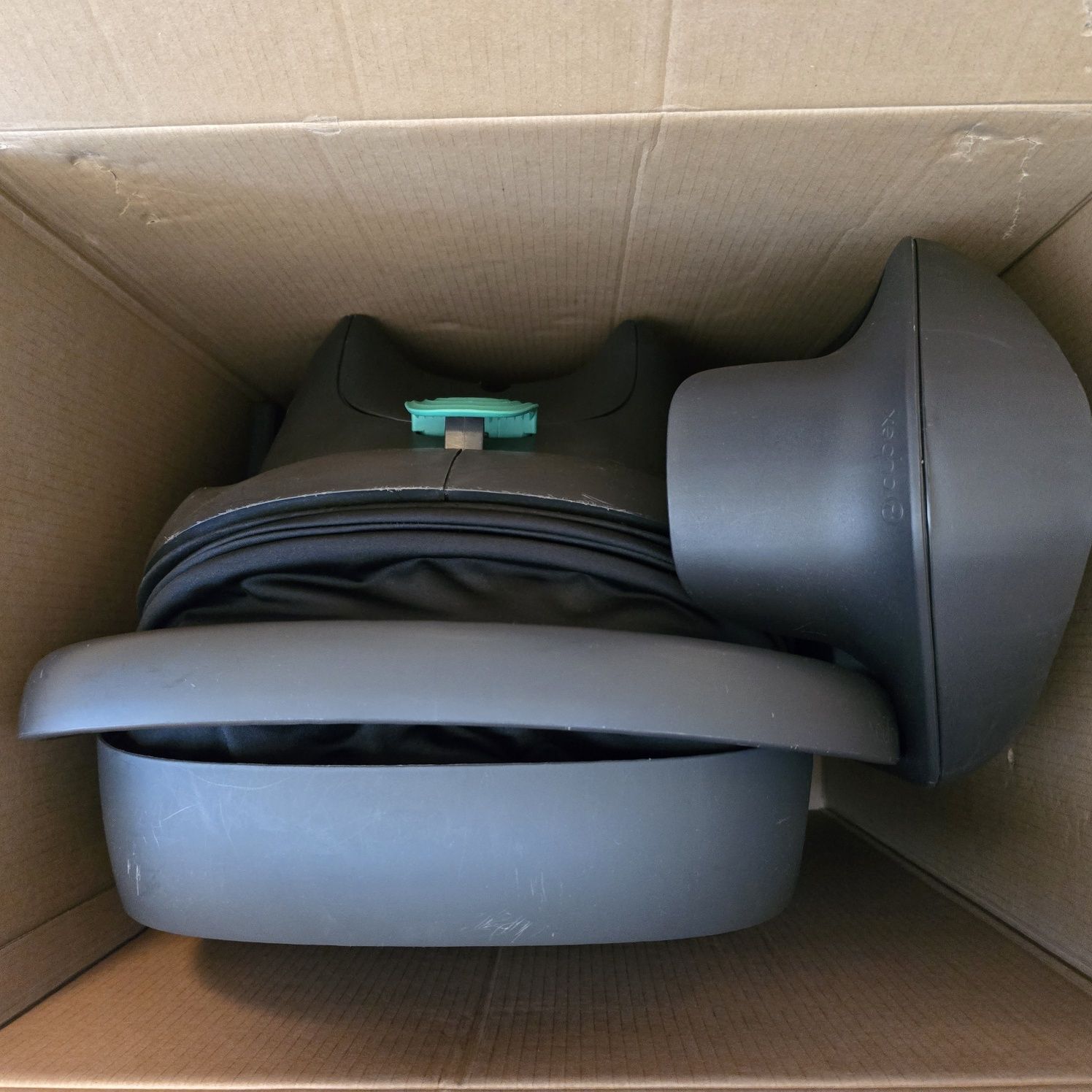 Продавам кош/столче за кола Cybex Aton S2