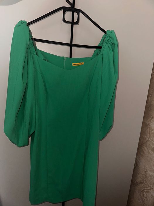 Официална зелена рокля,размер 40