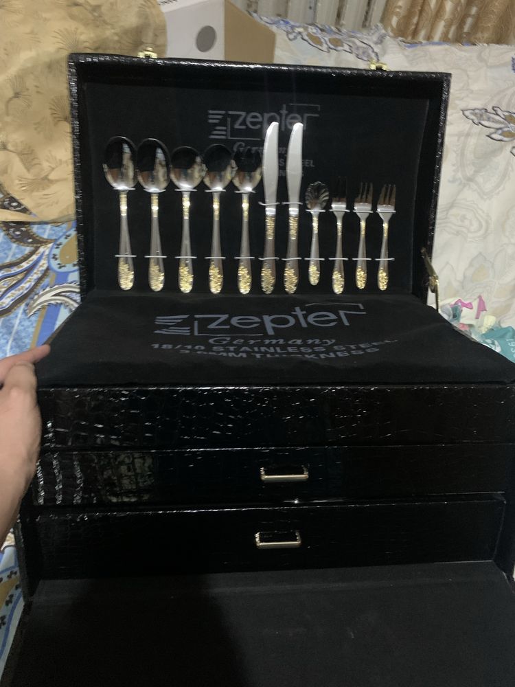 Кухонный набор Zepter ложек и вилок