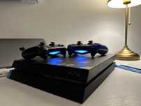Ps4 500GB cu 2 manete