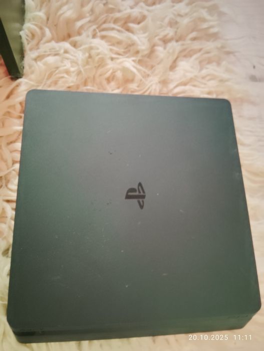 PlayStation® 4 slim