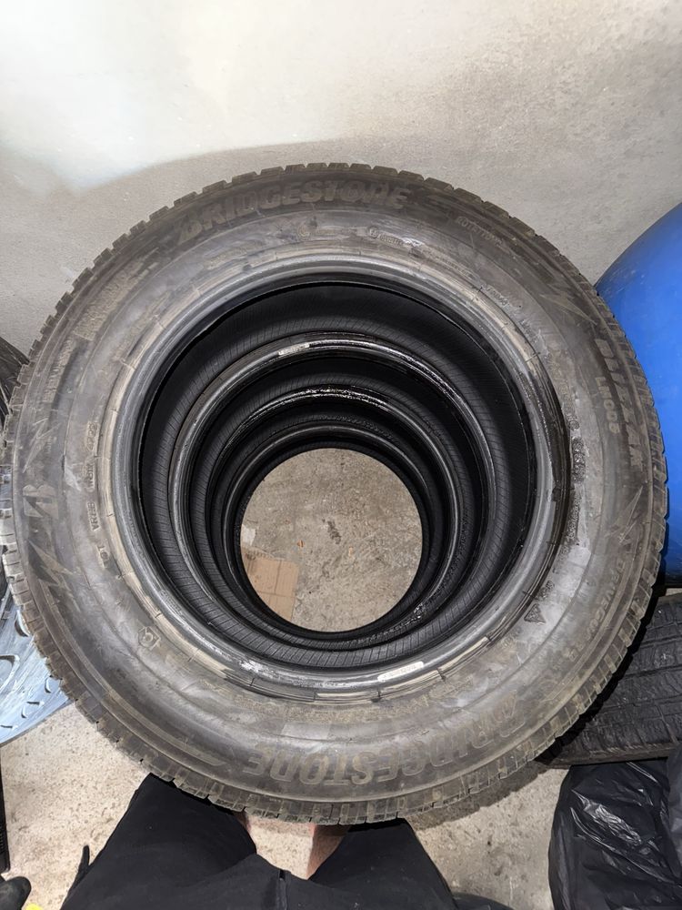 Anvelope runflat suv iarna m+s Bridgestone 215 65 r16 cauciucuri