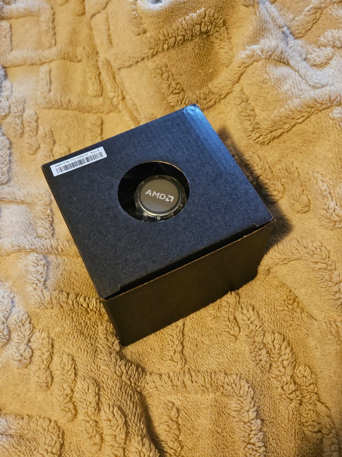 Cooler CPU AMD Wraith Prism AM5 Nou
