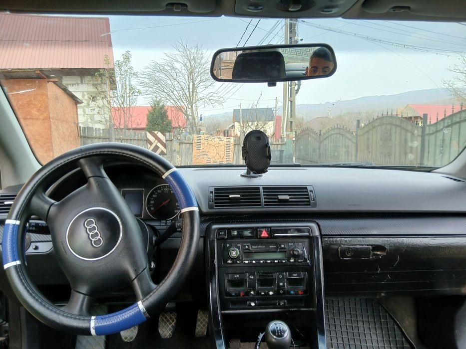 Vând sau schimb audi A4 1.6 benzină