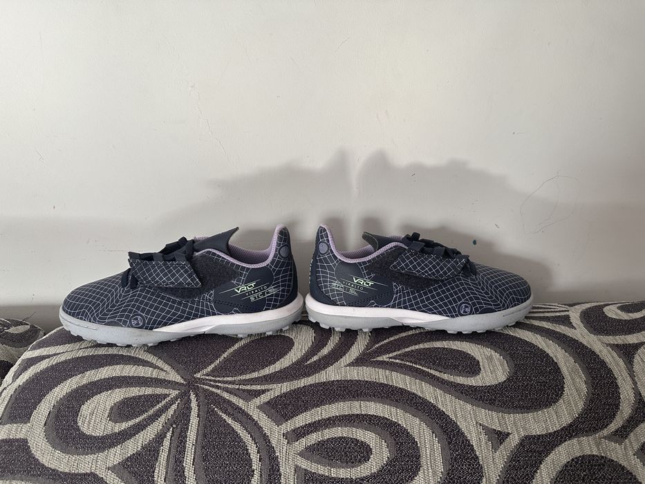 Ghete de fotbal pentru baieti marimea 33