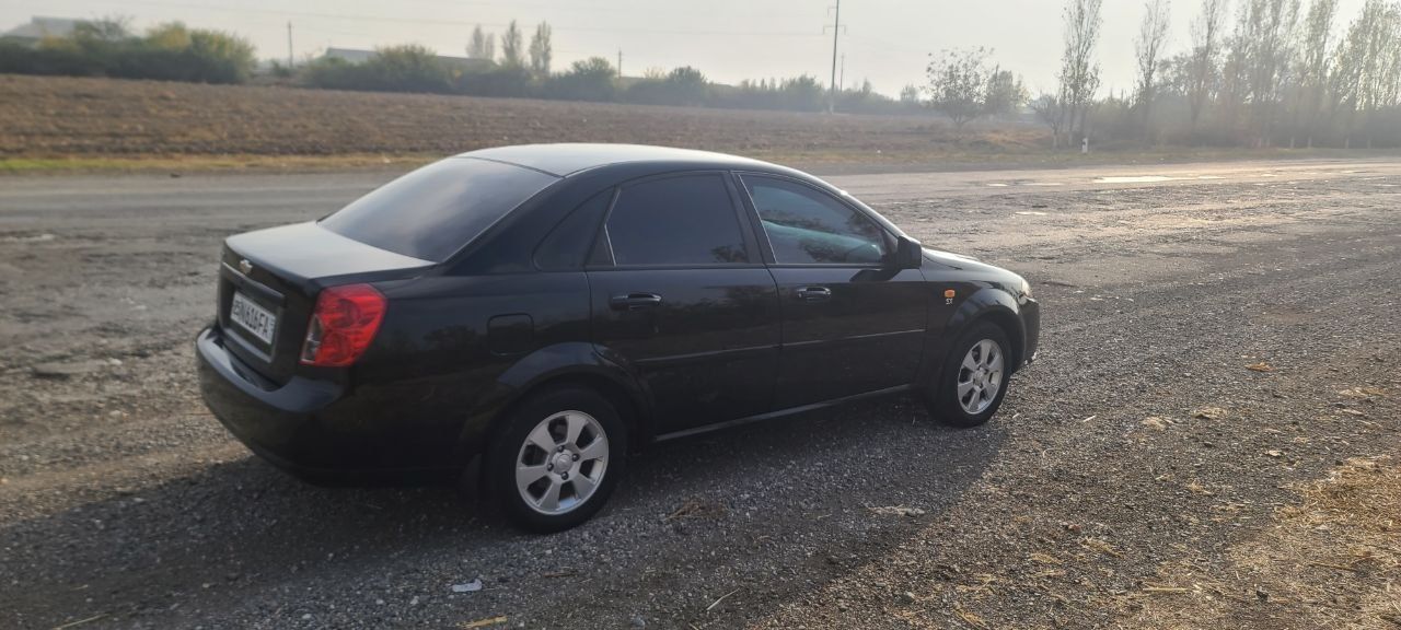 Shumka qilingan 4ta eshikdan estradniy kalonka 725 mafon 1000 vat usil