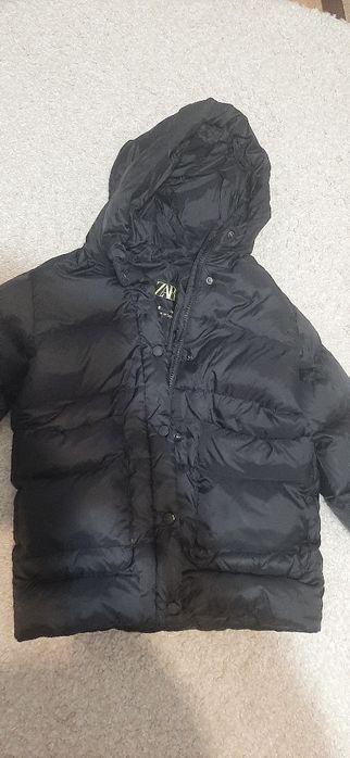 Vând geaca fetite Zara, neagra